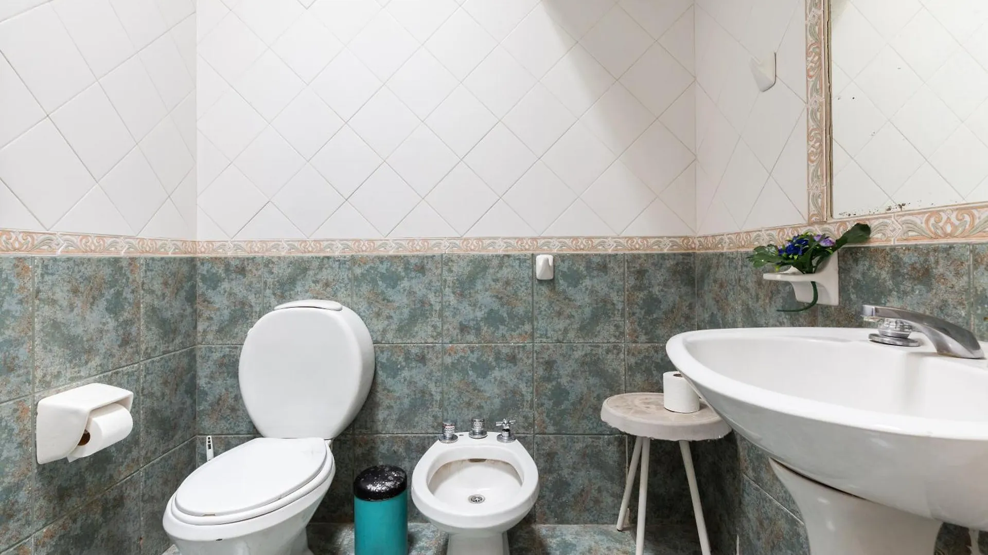 Villa Casa Con Jardin Y Piscina Cerca De Calle Aristides Mendoza