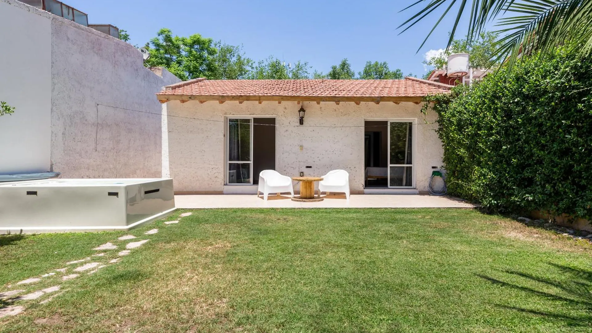 Villa Casa Con Jardin Y Piscina Cerca De Calle Aristides Mendoza Argentina